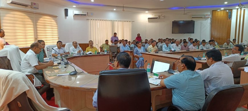 जिलाधिकारी की अध्यक्षता में जिला उद्योग, व्यापार एवं श्रम बंधु की बैठक हुई संपन्न