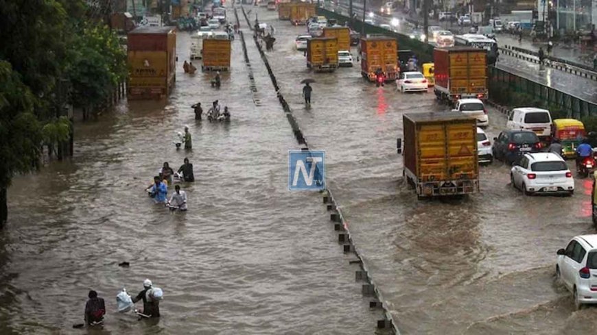दिल्ली में आज भारी बारिश का अलर्ट, बारिश से  ट्रैफिक जाम की परेशानी