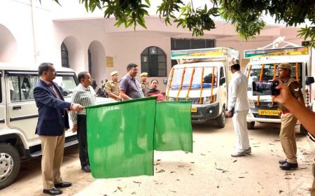 पराली प्रबंधन जागरूकता प्रचार वाहन को जिलाधिकारी ने हरी झंडी दिखाकर किया रवाना
