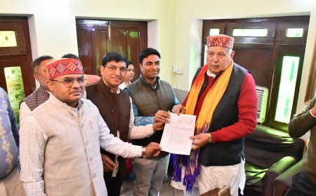 पंचायती राज विभाग के  कर्मियों ने कैबिनेट मंत्री को दिया ज्ञापन