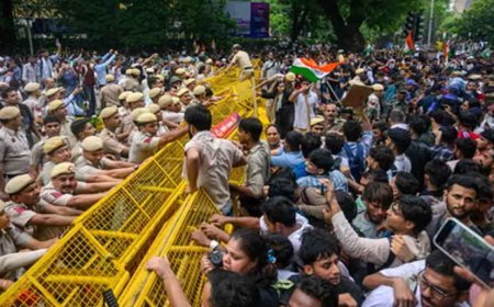 दिल्ली में विरोध-प्रदर्शनों का दौर; बंगाल से CRPF की 20 कंपनियां बुलाई गईं।