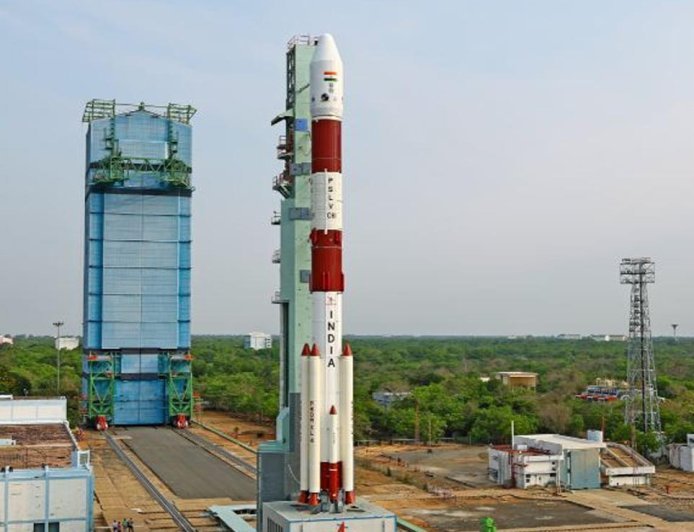 स्पेस बूम: इसरो के वैज्ञानिकों का क्यों बढ़ रहा है प्राइवेट स्टार्टअप्स की तरफ रुझान? जानिए सैलरी, सुविधाएं और नासा से तुलना